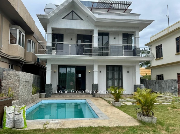 Refined Family Villa in Mont Choisy – Privacy, Comfort and Prime Location