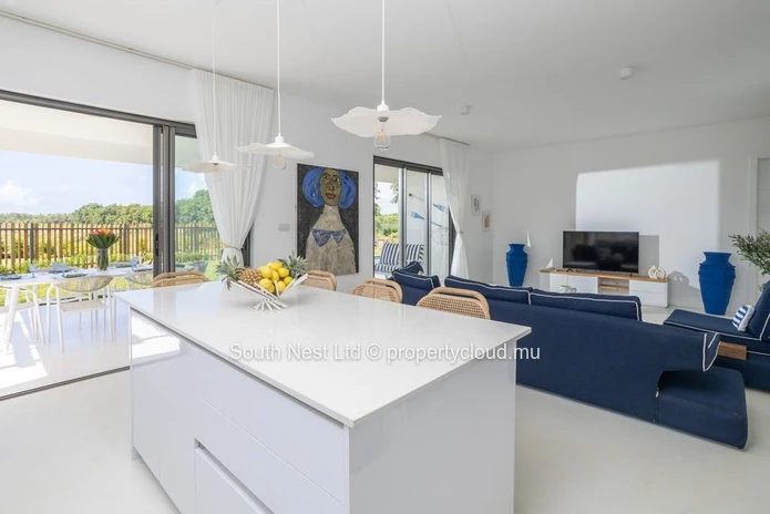 Exceptional 3-Bedroom Sea View Villa in Les Hautes Rives, Azuri