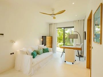 5 Bedroom Villa