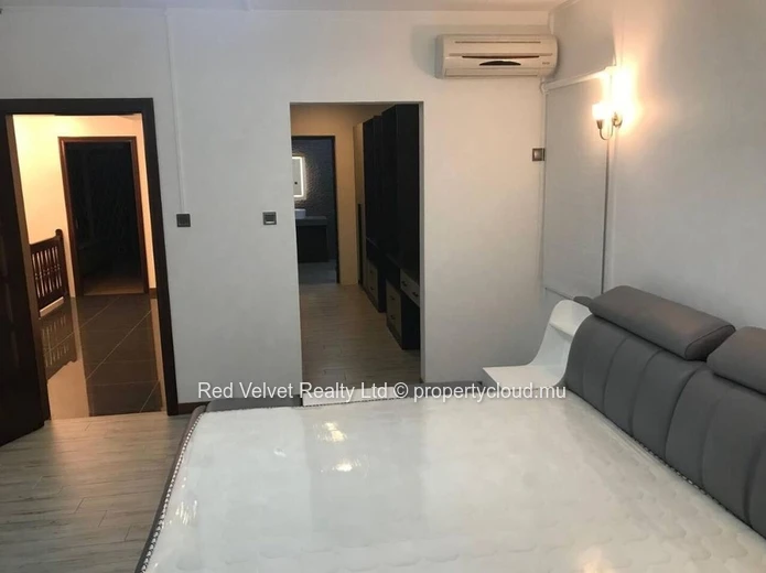 4-Bedroom Villa for Rent in Pereybère | Pool | Secure Residence