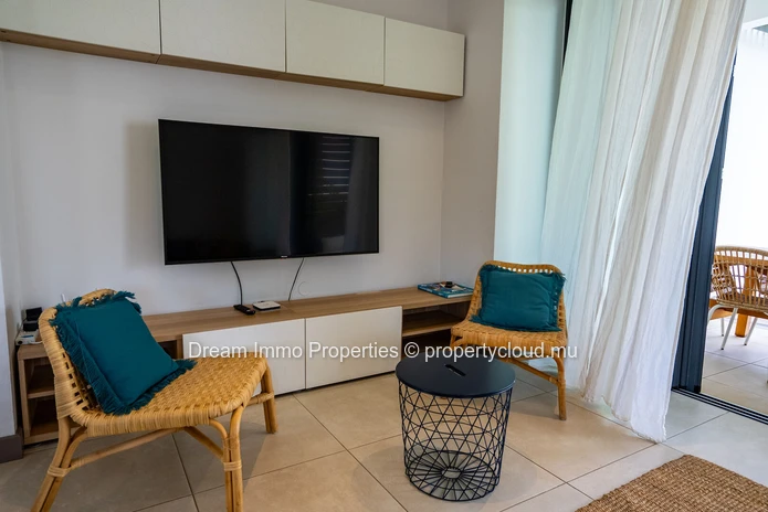 Spacious 3-bedroom duplex with private pool and riverfront garden in Black River – Mauritius