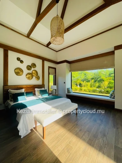 Villa Contemporaine De Plain Pied À L’Esprit Balinais