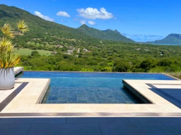 5 Bedroom Villa