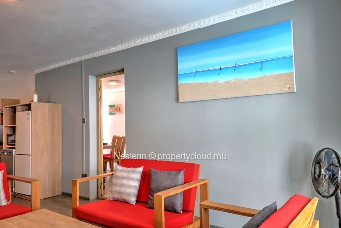 Appartement moderne de 2 chambres avec salle de bains privative et piscine