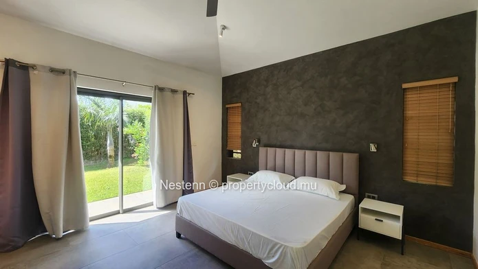 Belle villa moderne de 4 chambres à Moka, récemment rénovée avec piscine privée, cuisine américaine et vue sur la mon...