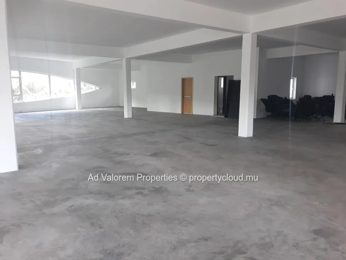 Espace Commercial/Bureau/Call Center a louer – Belle Rose