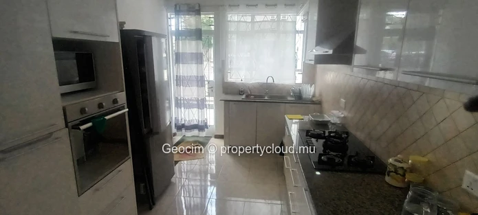 Quatre Bornes Morc St Jean close to Trianon's Metro Express station. Fully furnished 3 bedrooms ground floor flat. Te... (Sole Mandate)