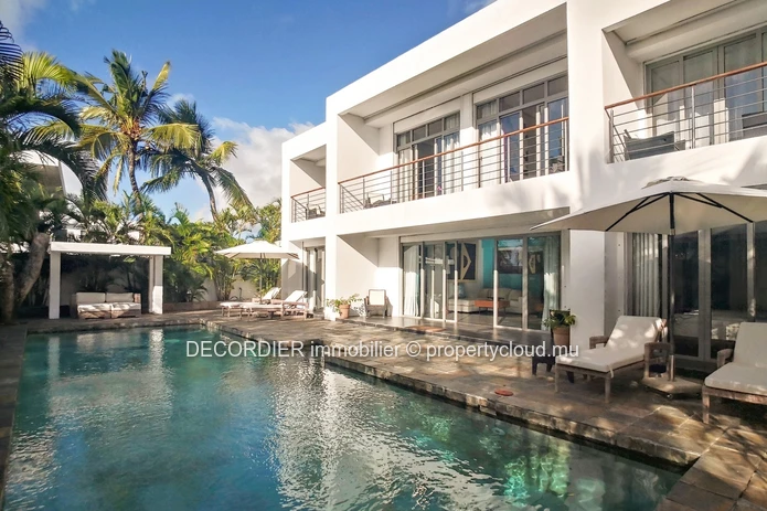 Sublime villa dans une résidence en bord de mer avec piscine privée