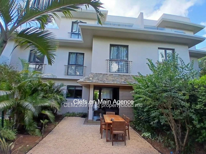 Duplex de Luxe Meublé à Louer – Azuri Village, Roches Noires