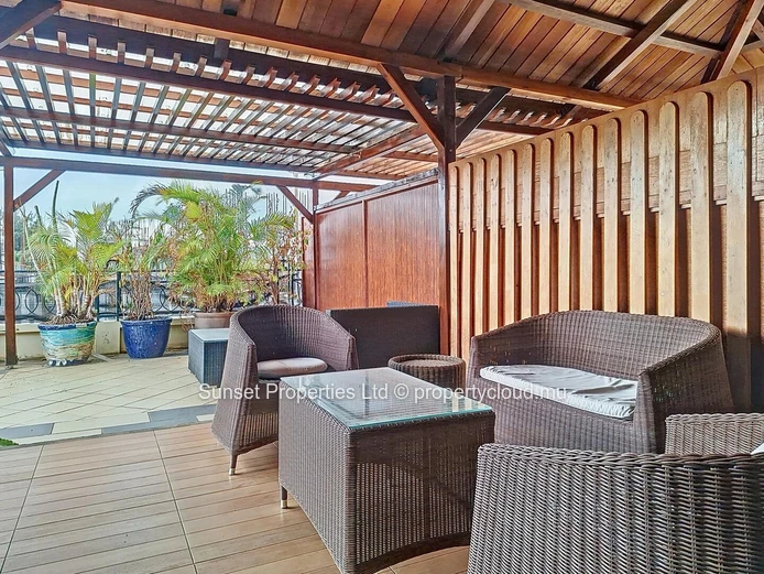 Penthouse | 3 bedrooms | 1 min from the beach