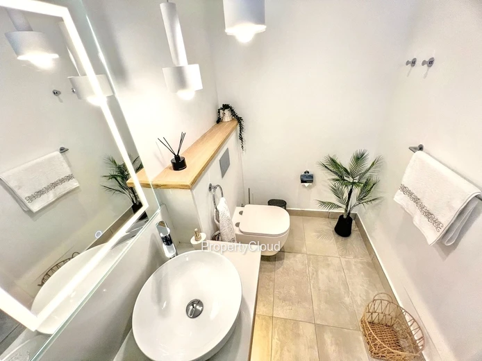 For Rent - 3-Bedroom Beachfront Apartment - Grand Gaube