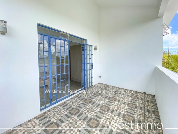 Furnished villa for rent in Péreybère with 5 bedrooms and a private pool