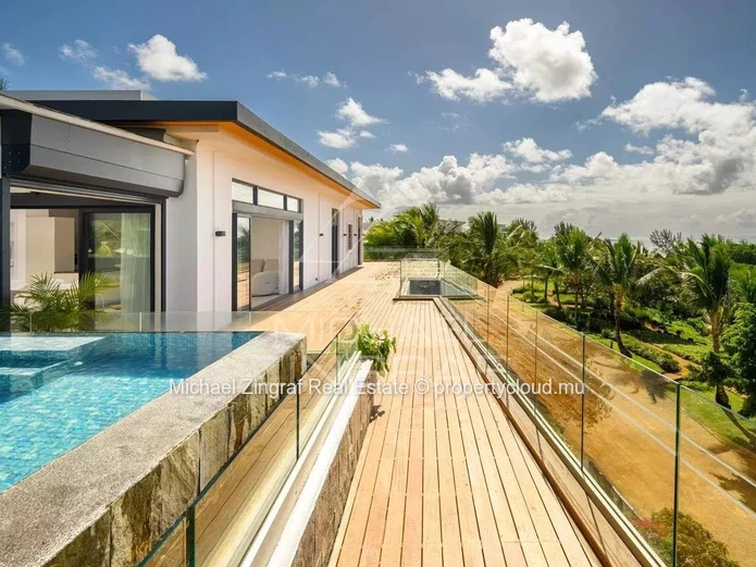 Penthouse d’Exception de 4 Chambres avec Vue Panoramique sur le Lagon à Azuri Golf & Beachfront Village