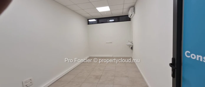 Commercial Space for rent in Quatre Bornes – Prime Location
