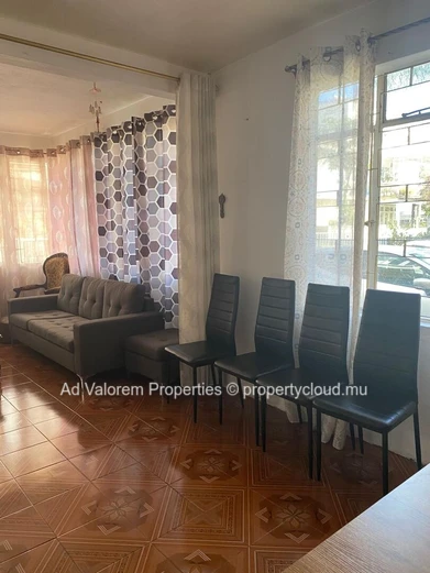 Maison à vendre à Candos – Idéale pour famille multigénérationnelle