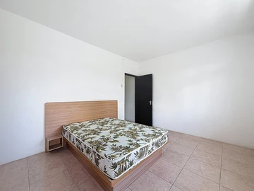 10 Bedroom Apartment
