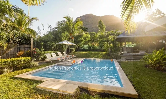An exceptional villa, a confidential address in the heart of Tamarin