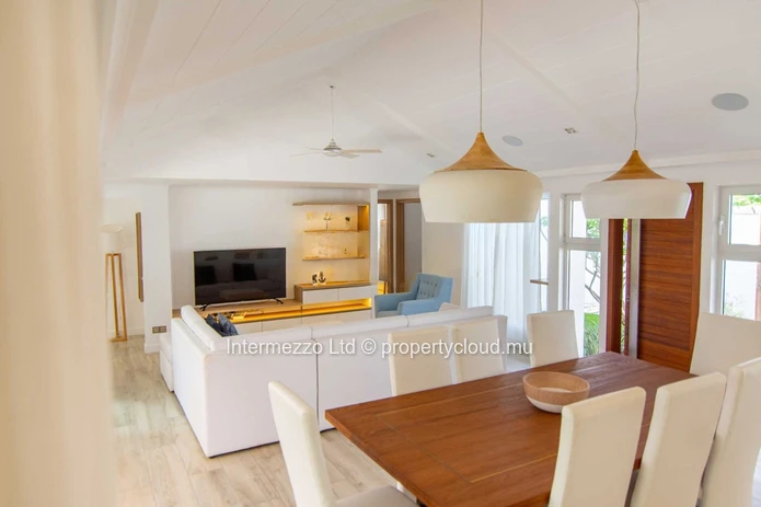Domaine Clos du Littoral, Grand Baie  273m² habitables sur 754m² de terrain, 3 chambres, proche commodités, prix€.