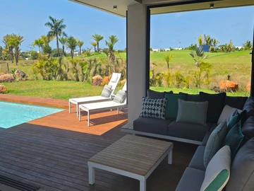 4 Bedroom Villa