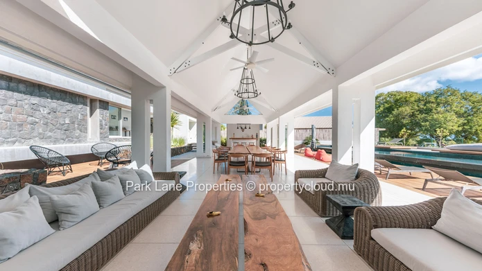 Villa Contemporaine avec Vue Imprenable sur la Montagne