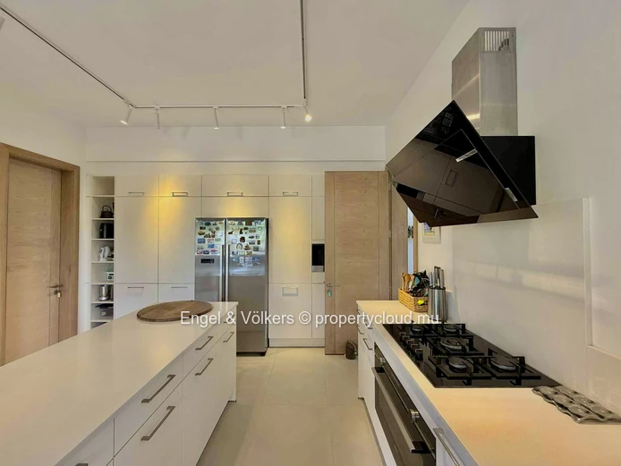 A Modern Masterpiece with Breathtaking Views