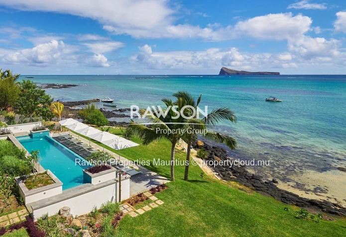 3-Bedroom Apartment | Ground Floor | Sea View | Beachfront | Cap Malheureux