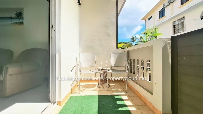 This charming furnished and equipped apartment of approximately 80 m² in Péreybère