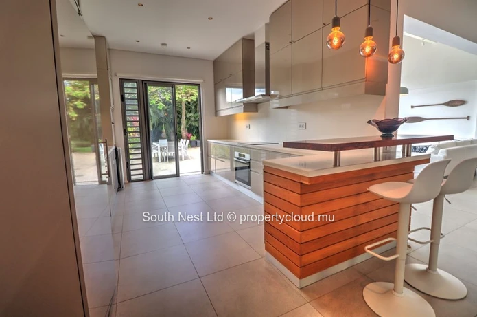 Superbe villa de 4 chambres avec un jardin tropical 