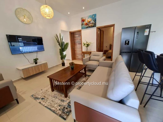 Modern 3 bedroom apartment with sea access.