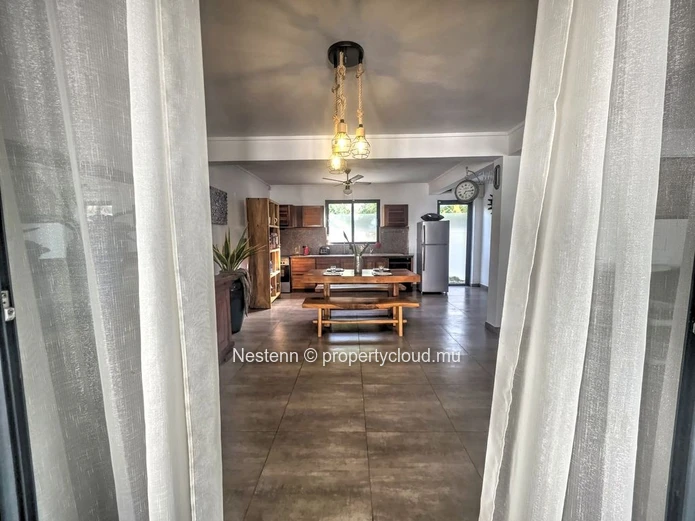 Exceptional 4-duplex complex