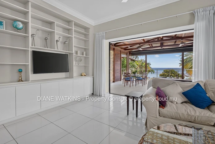 Beachfront Penthouse for Sale in Tamarin | 3 Bedrooms, Private Rooftop Terrace & Ocean Views