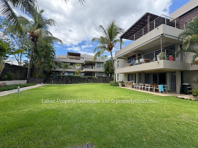 Furnished 4-bedroom apartment with swimming pool in Pointe aux Biches.