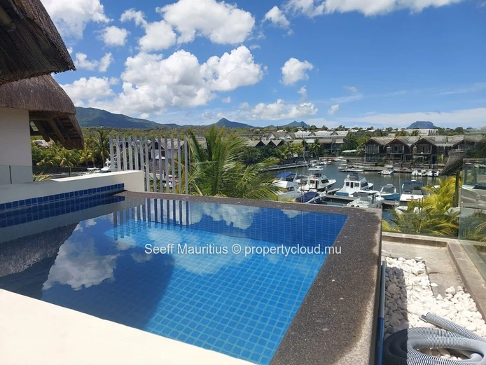 Penthouse de luxe au bord de l'eau