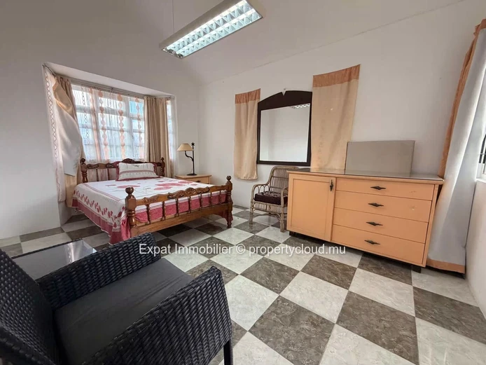 Maison familiale 5 chambres avec piscine et vue exceptionnelle – À louer à La Gaulette