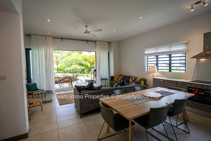 Spacious 3-bedroom duplex with private pool and riverfront garden in Black River – Mauritius