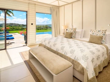 6 Bedroom House
