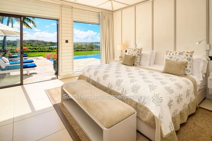 Exceptional 6-Bedroom Golffront Villa with Panoramic Sea & Île aux Cerfs Views