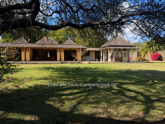 Villa meublée avec piscine au cœur de Tamarina Golf Estate