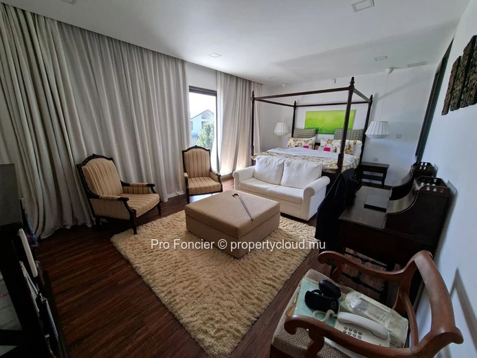 Appartement à vendre à Curepipe - Un bien moderne de 260 m² à vendre en plein centre