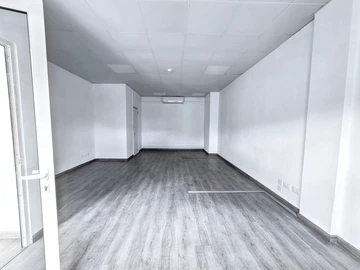 Prime Office Space in Rose Hill: Comfort & Convenience