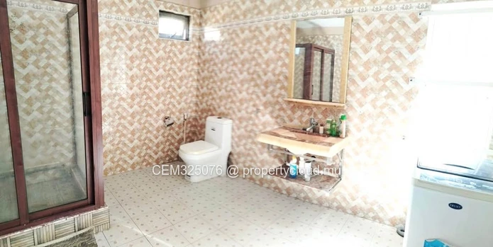 Élégant appartement de 3 chambres avec vue sur le centre équestre à louer à Floréal