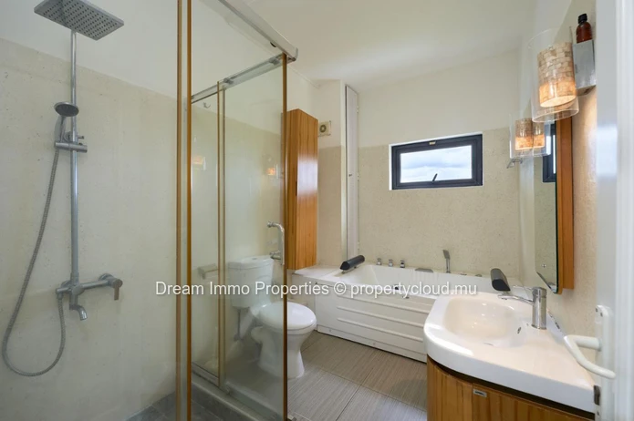 Seafront! Stunning 4-Bedroom Villa With Sea & Mountain Views In Belle Mare - Mauritius