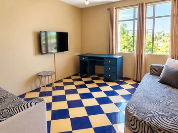 6 Bedroom House