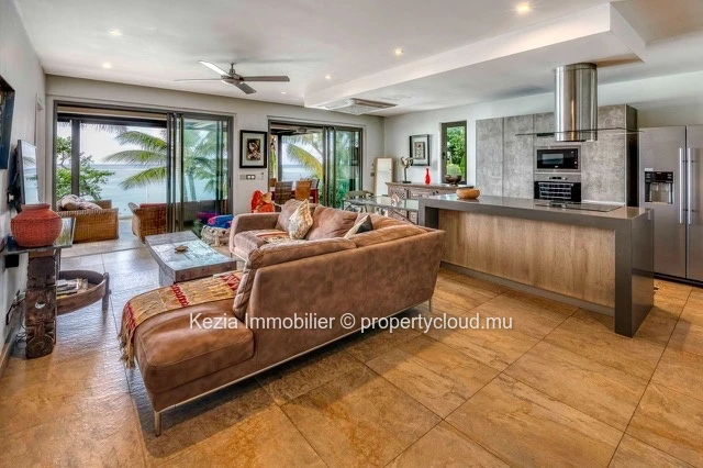 Contemporary Apartment Sea View
