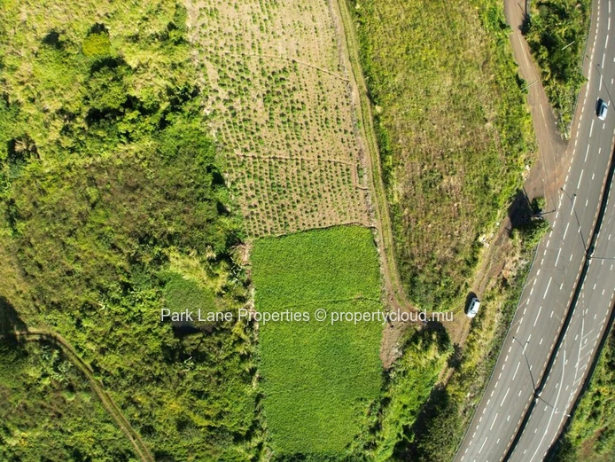 Land for sale on link road Terre Rouge-Verdun.