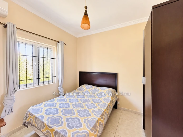 IDEALLY LOCATED APARTMENT Located in a prime area, this property combines comfort and convenience. Perfectly situated...