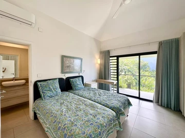 5 Bedroom Villa