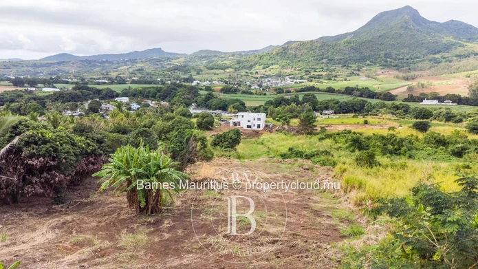 CREVE COEUR -  Residential plot for sale   -  2110 sqm