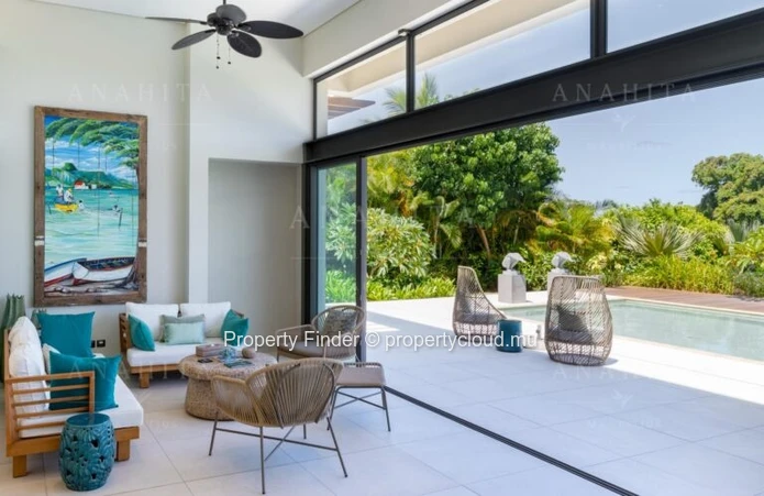 Une Villa Luxueuse avec Vue sur le Golf, Piscine Privée et Terrasse sur le Toit