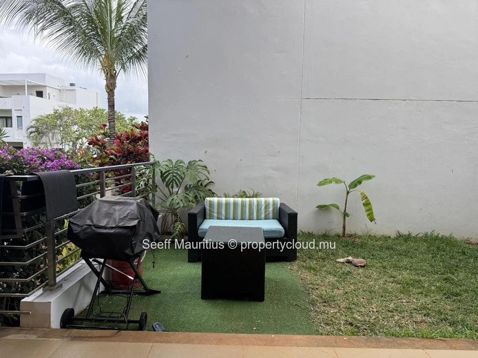 Élégant Appartement Rez-de-Jardin 2,5 Chambres avec Jardin Privatif – Azuri 
